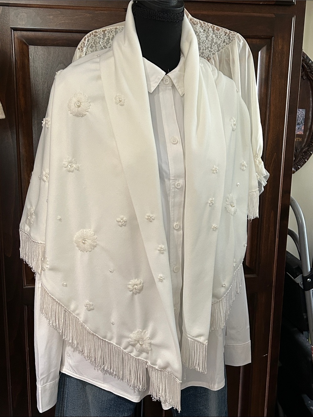 Elegant White Beaded & Embroidered Fringe Shawl Scarf